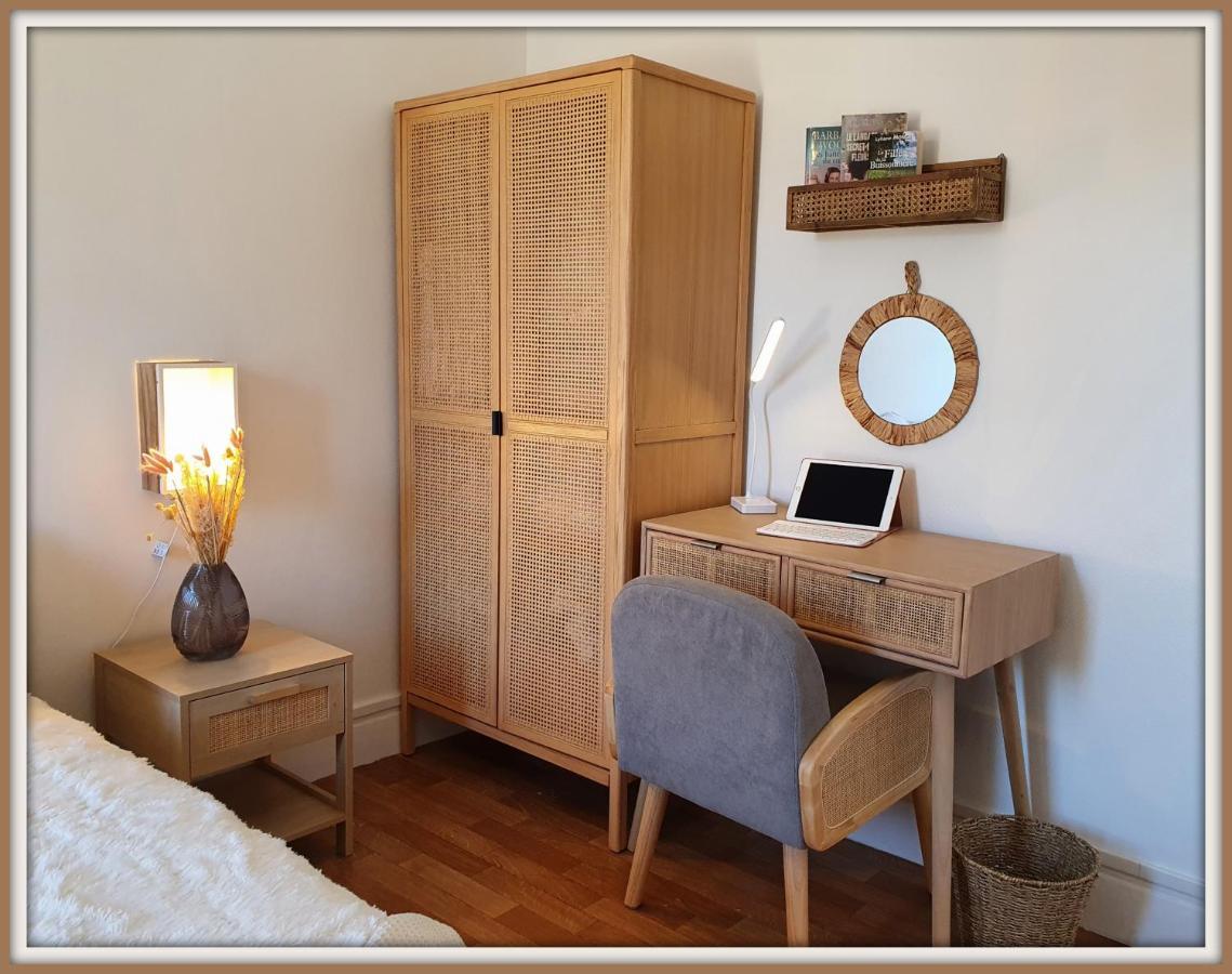 Maison Du Bonheur L Art De Vivre A La Francaise Logement Entier Avec Parking Sainte-Savine Bagian luar foto